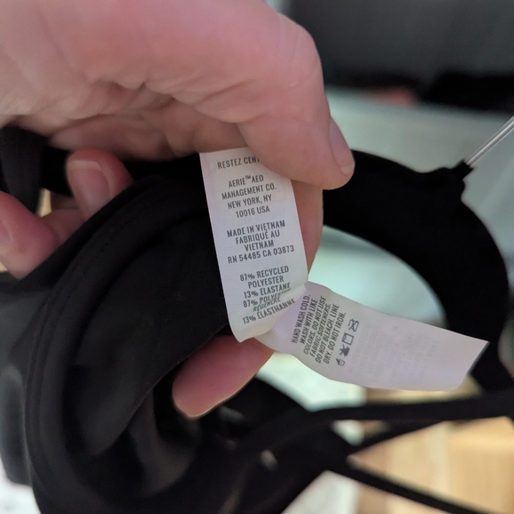NWT. Aerie Black Gray Sports Bra With Built In Bra. No Pads. - Picture 5 of 5
